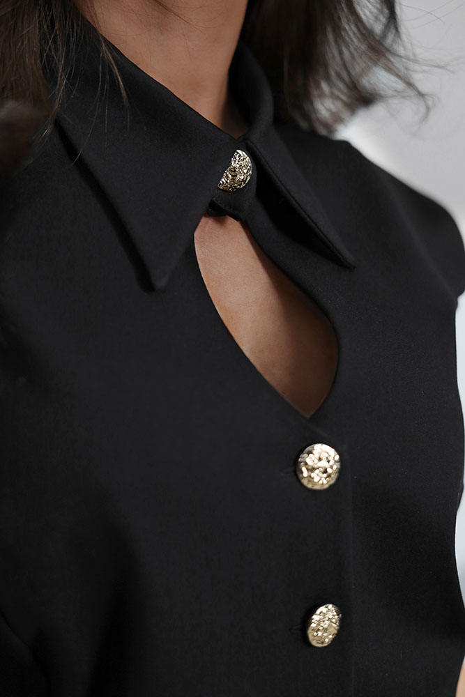 zmysłowa bluzka damska z guzikami